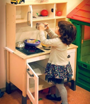 Как научить ребенка мыть посуду?
